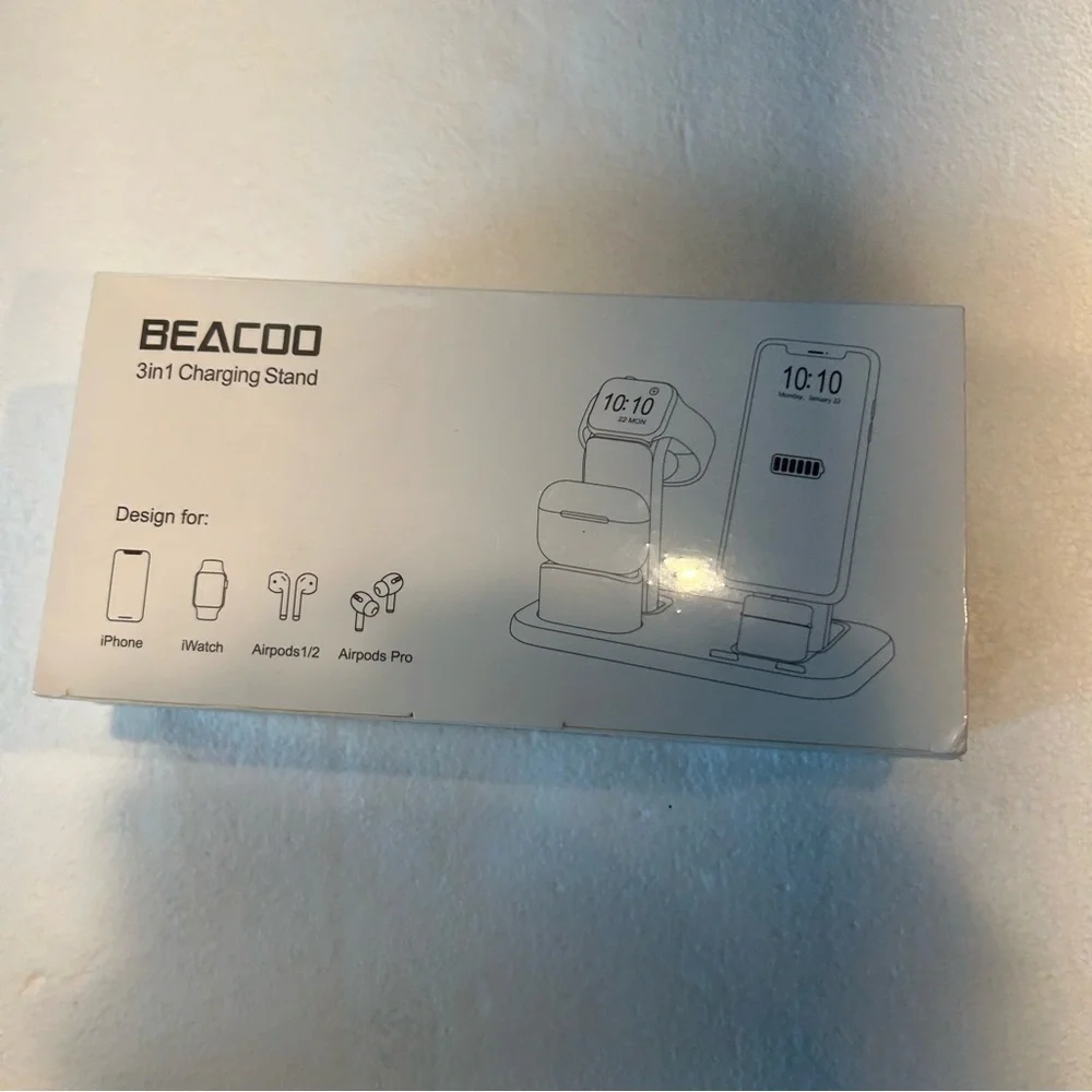 Beacoo NWT Amazon 3 in 1 charging station iPhone Apple Watch and AirPods black